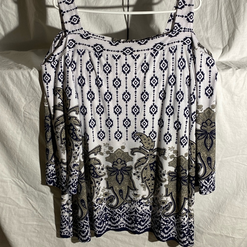 Avenue Womens 22/24 knit top non smoker